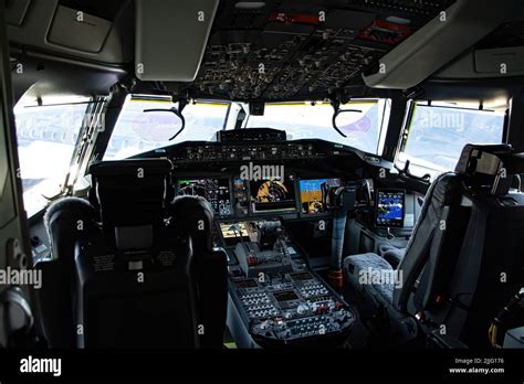 boeing 777 flight deck|boeing 777 9 news.